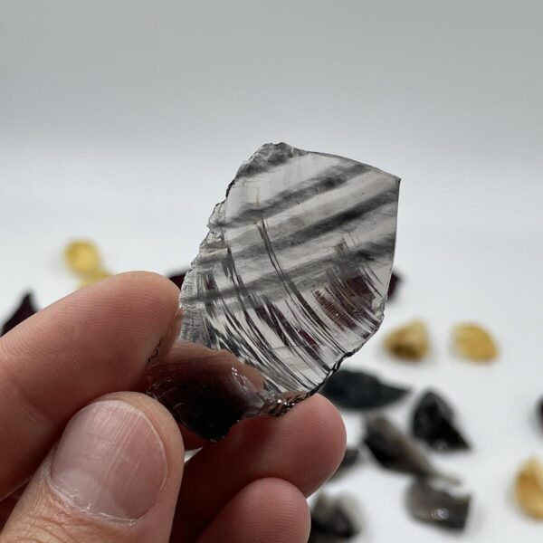 Juodasis obsidianas (vulkaninis stiklas), 4-12 gr. - Image 3