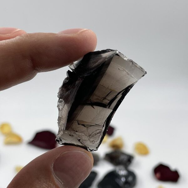 Juodasis obsidianas (vulkaninis stiklas), 13-20 gr. - Image 2