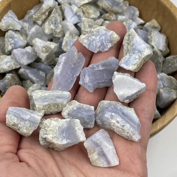 Melsvasis neriniuotas agatas, 8-14 gr.