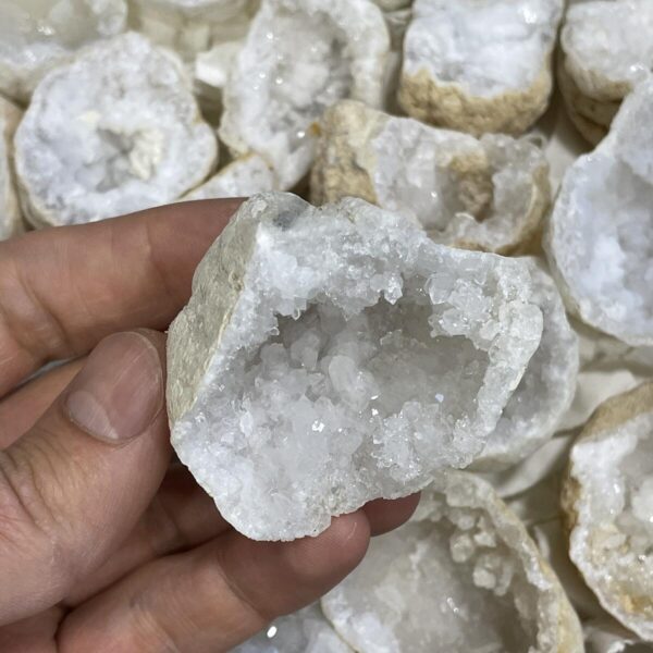 Kvarco geoda, 32-100 gr.