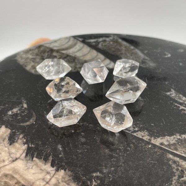 Herkimerio deimantas, 0,9-1,8 gr.