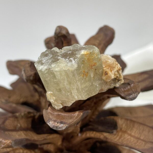 Apatito kristalas uolienoje, 17 gr.