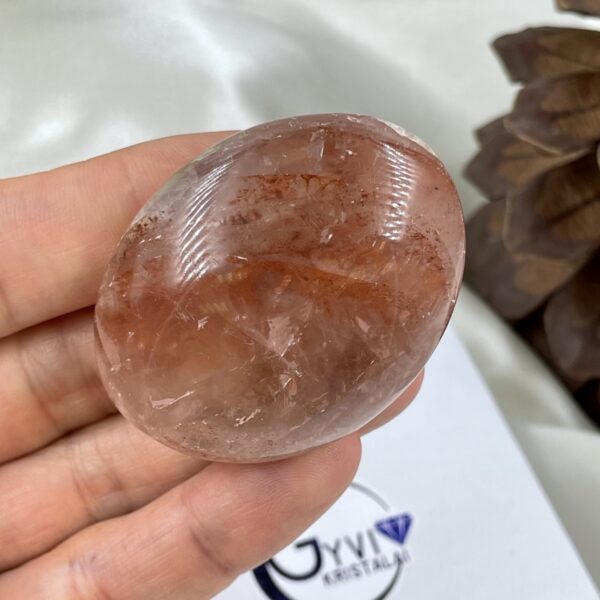 Kvarco su raudonu hematitu delninukas (hematoid quartz), 85 gr. - Image 2