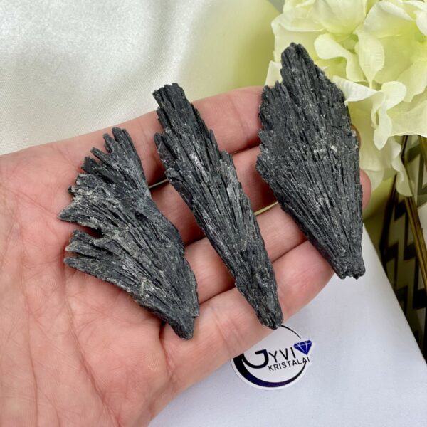 Juodasis kianitas, 20-35 gr.