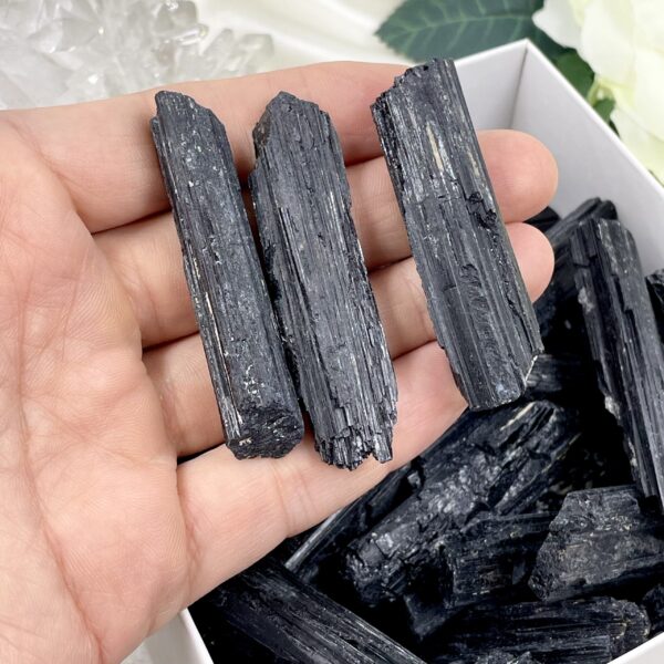 Juodasis turmalinas "Šerlas", 20-30 gr.