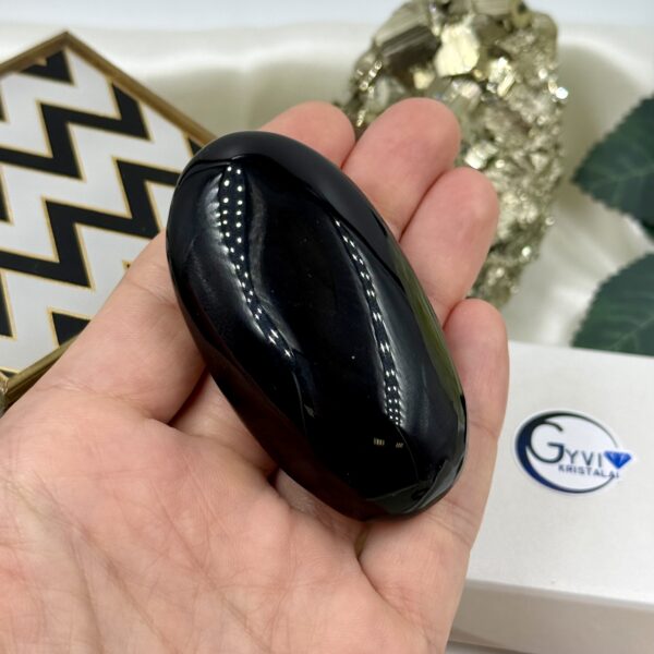 Juodasis obsidianas, 98-104 gr.
