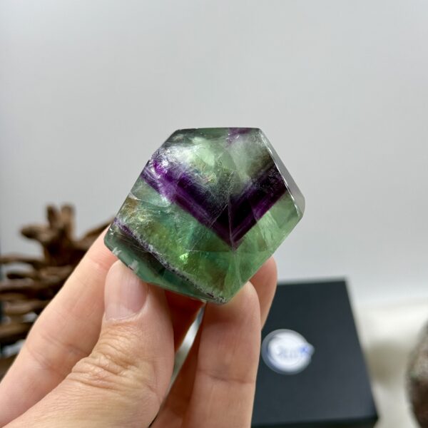 Vaivorykštinis fluoritas (A), 102 gr. - Image 2