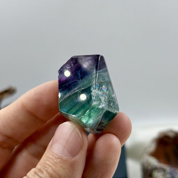 Vaivorykštinis fluoritas (A), 44 gr. - Image 2