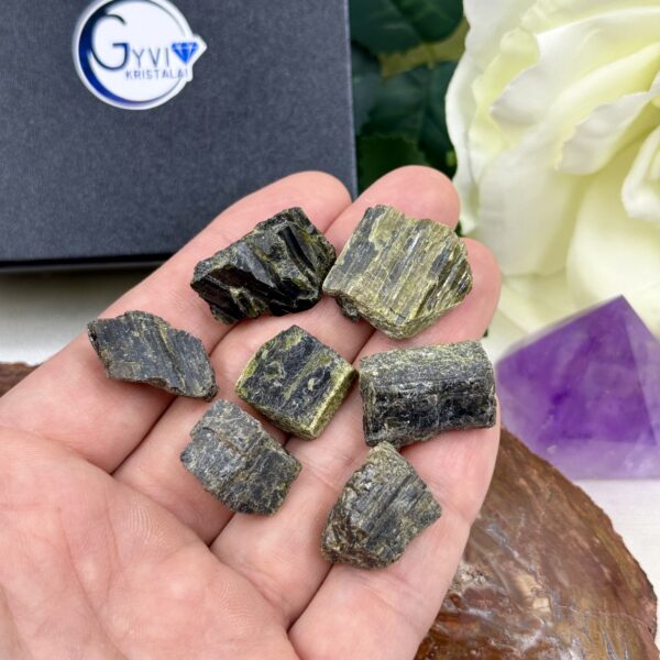Žalias turmalinas (verdelitas), 5-8 gr.