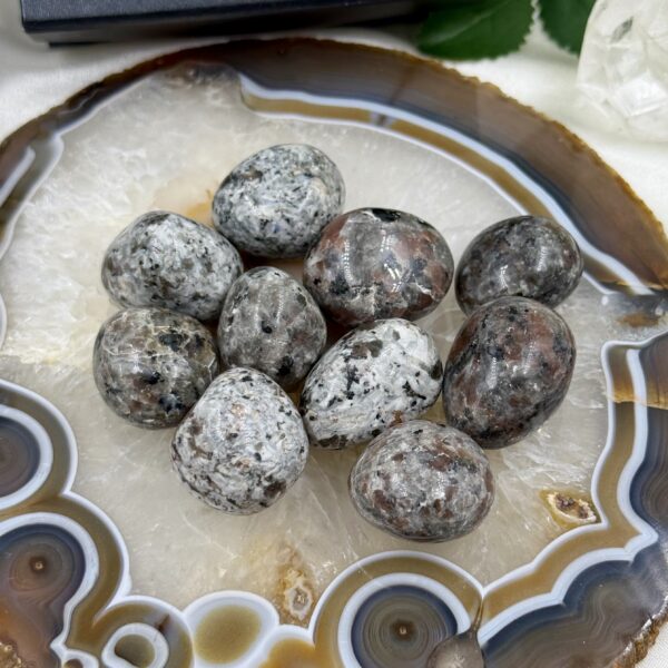 Yoperlitas (Yooperlite), L dydis