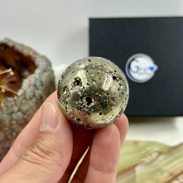 Pirito rutulys (sfera), 139-143 gr.