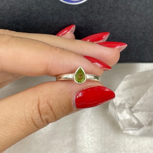 Žiedas su peridotu (olivinas), 17 dydis - Image 3